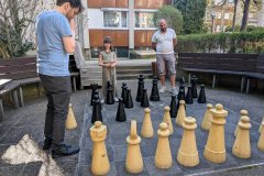 Dann gingen die "Kinder" in den Hof  spielen