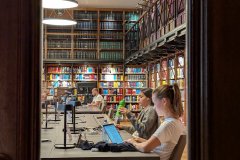 Lesesaal der Bibliothek