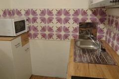 Mit Zusatzkasterl für Mikrowelle