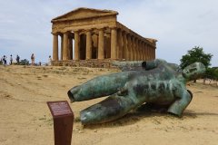 Concordia Tempel mit gefallenem Ikarus