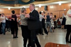 Sieglinde tanzt mit fremden Männern!