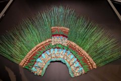 Die Federkrone "Montezumas", der berühmte Kopfschmuck aus Mexiko ca 1515